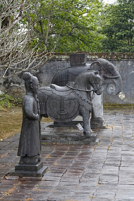 Hué-Tombeau de Minh Mang-006